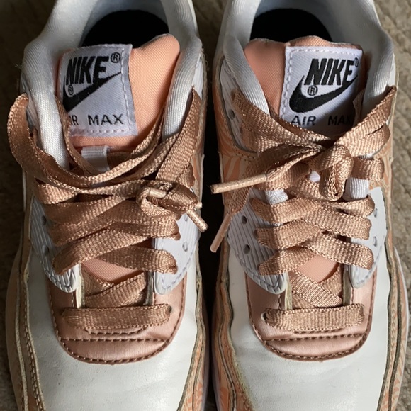 like new* Air Max 90 Rose Gold Floral - Picture 5 of 6